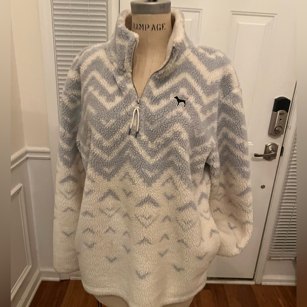 5  Pink Victoria's Secret long sleeves sz M